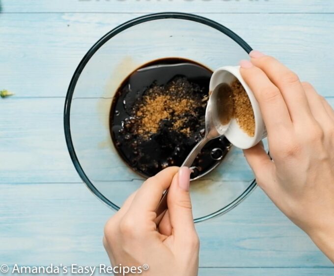 soy sauce and ingredients for chicken lo mein